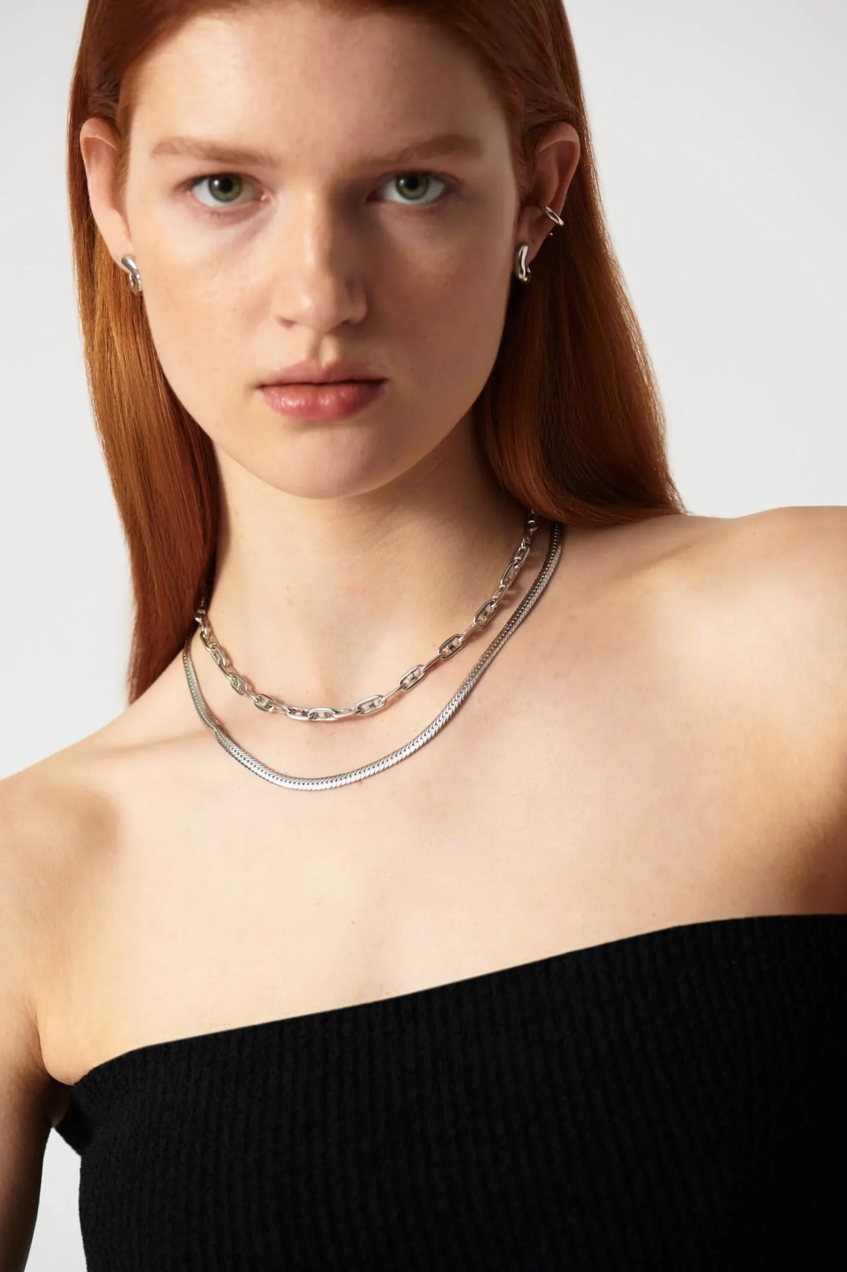 Camail Chain Necklace
