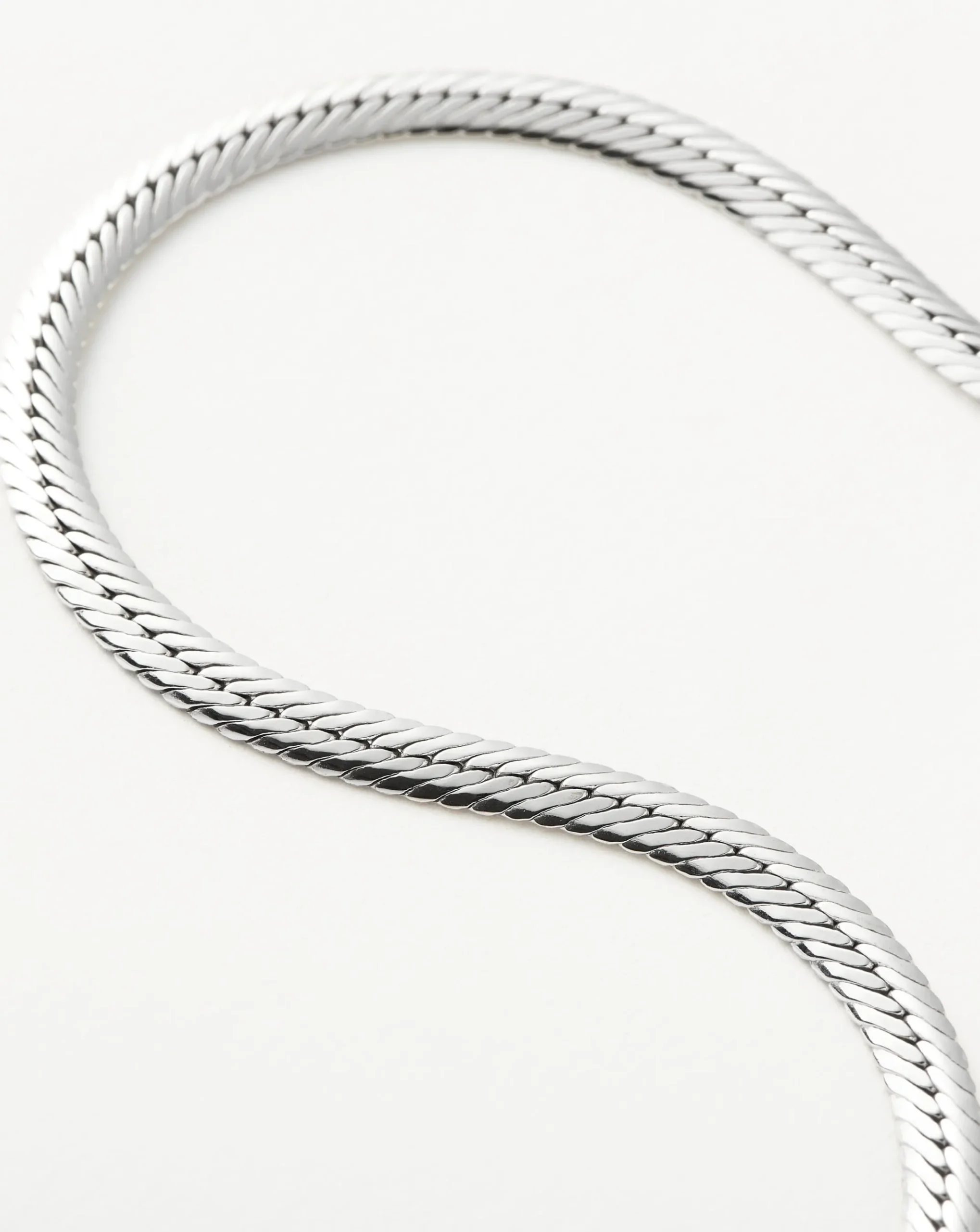Camail Chain Necklace