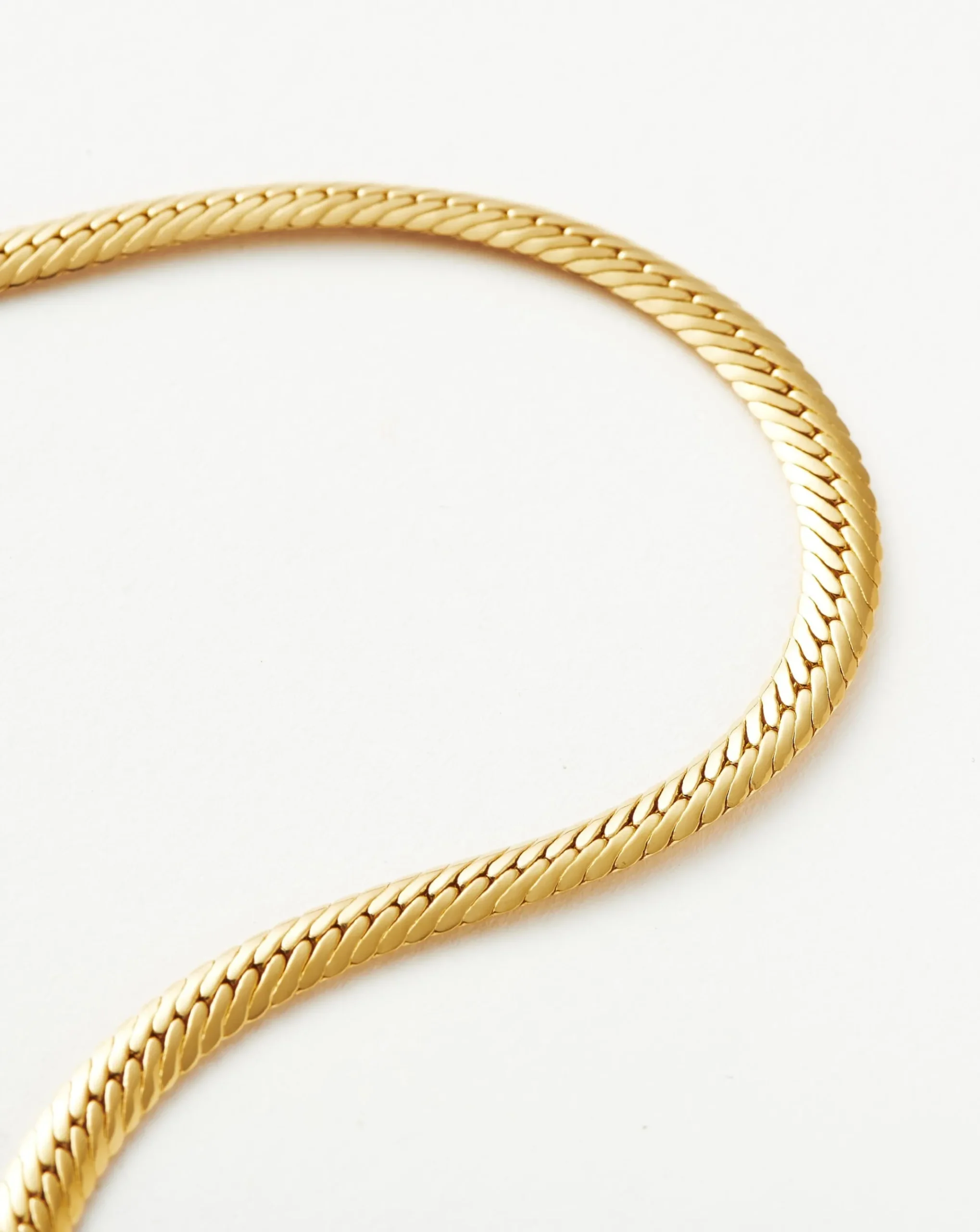 Camail Chain Necklace