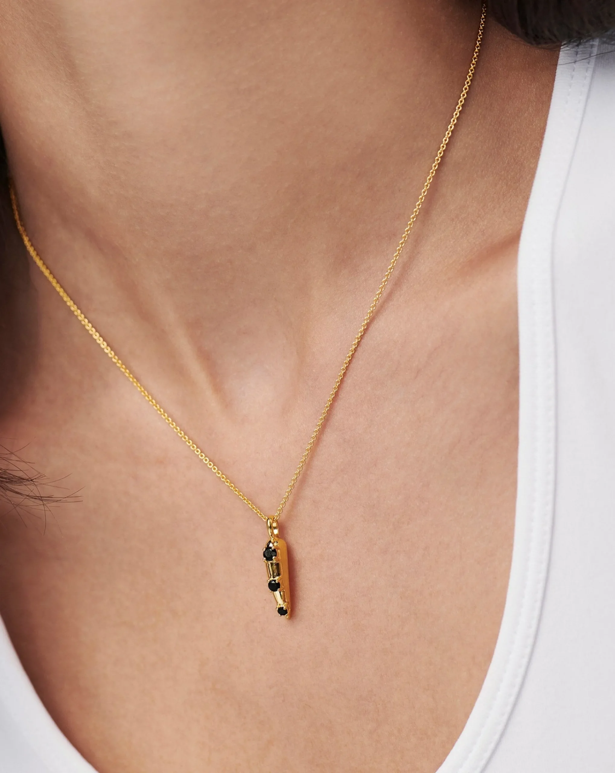 Claw Studded Pendant Necklace