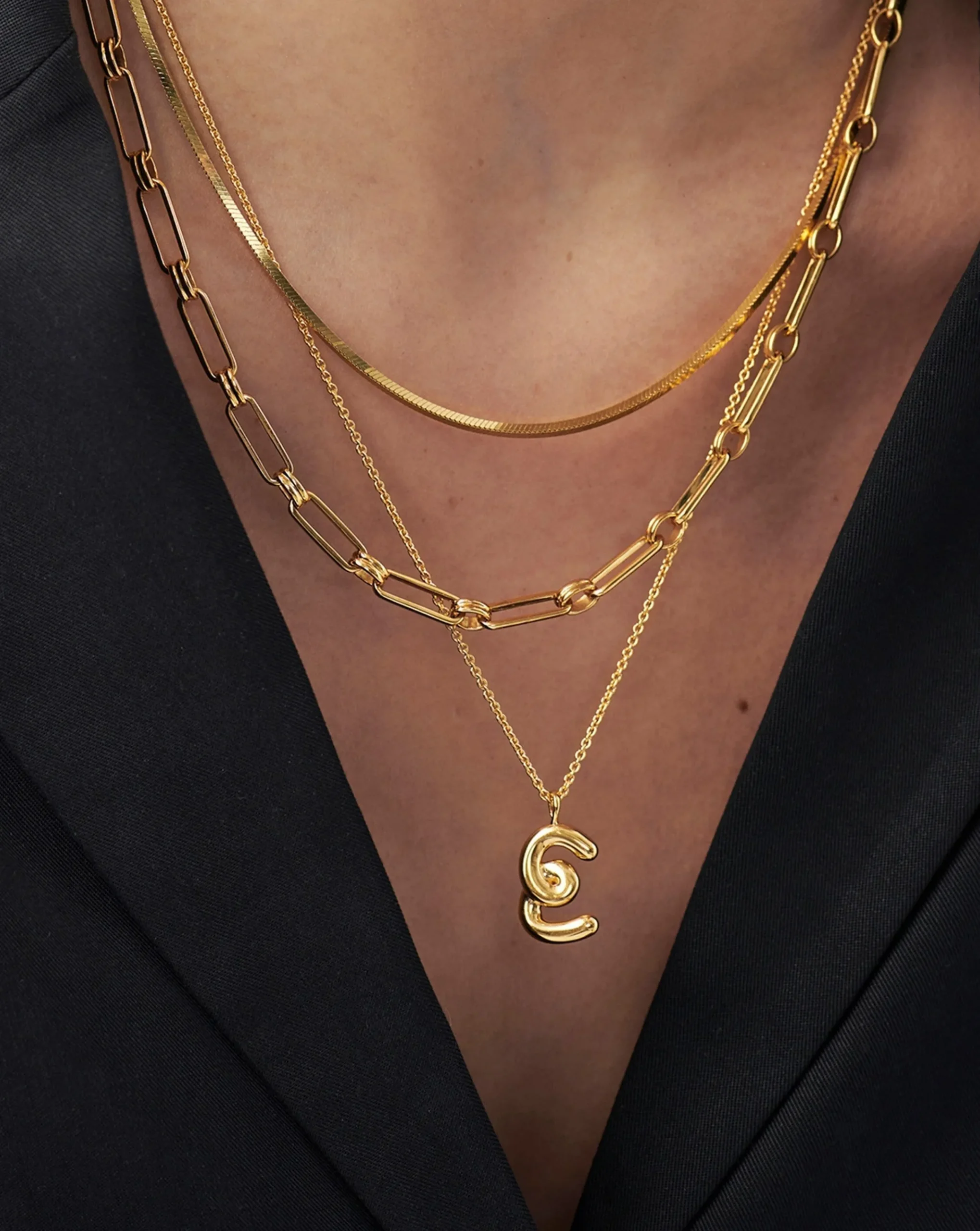 Curly Molten Initial Pendant Necklace - Initial E