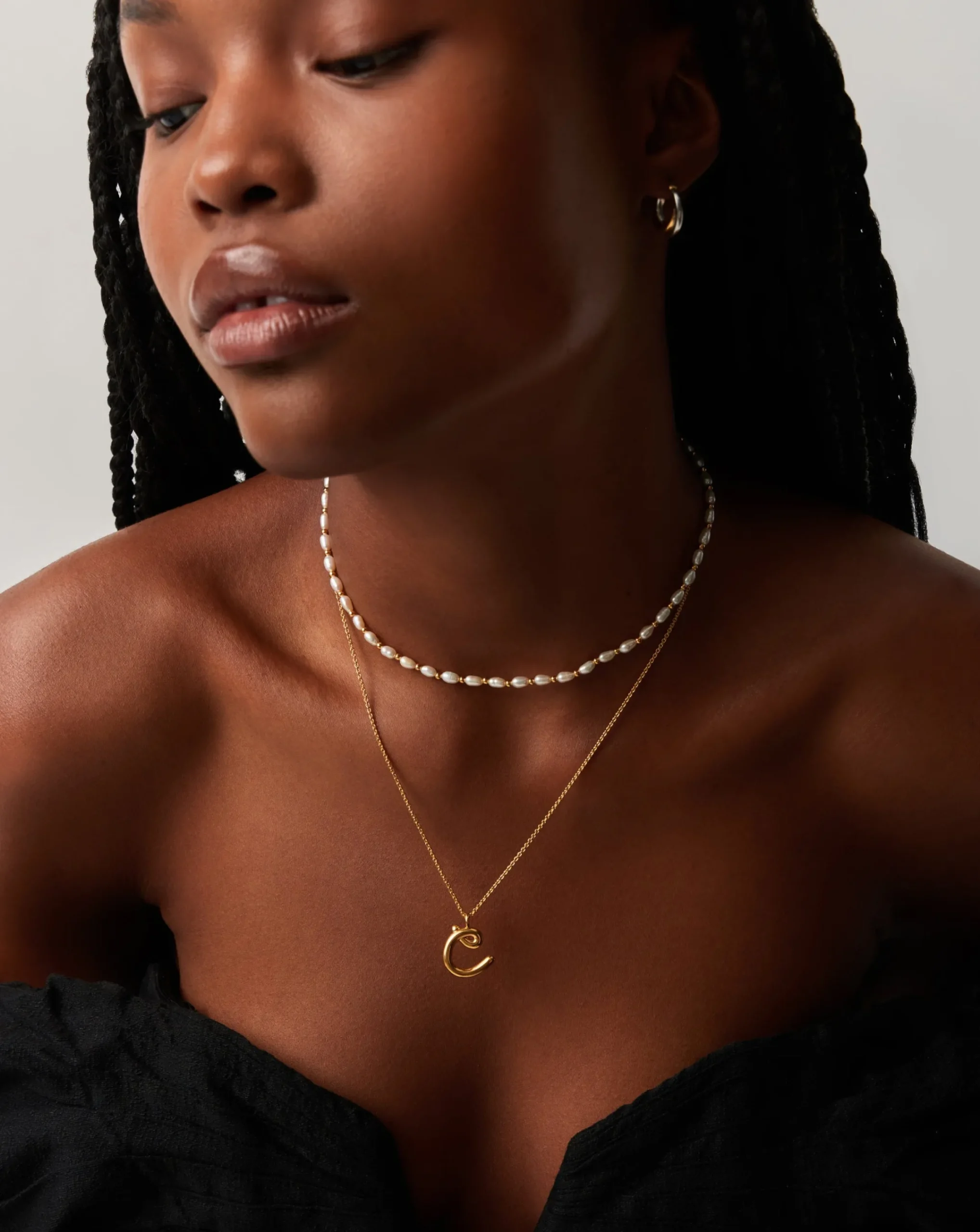 Curly Molten Initial Pendant Necklace - Initial C