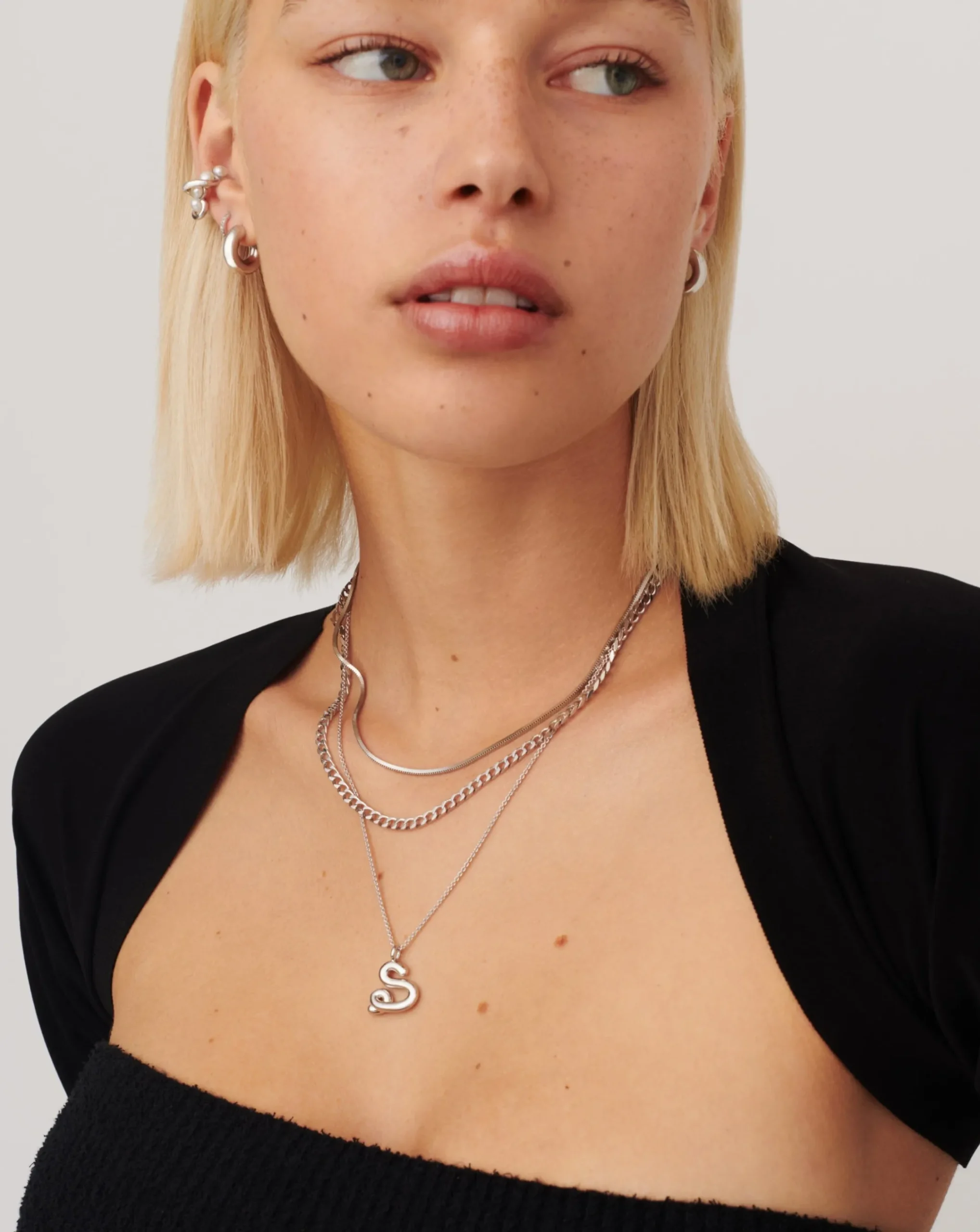 Curly Molten Initial Pendant Necklace - Initial S
