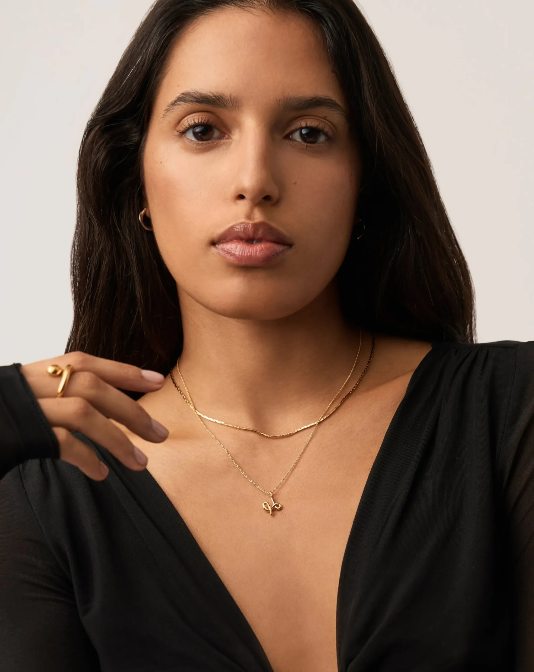 Curly Molten Mini Initial Necklace - H