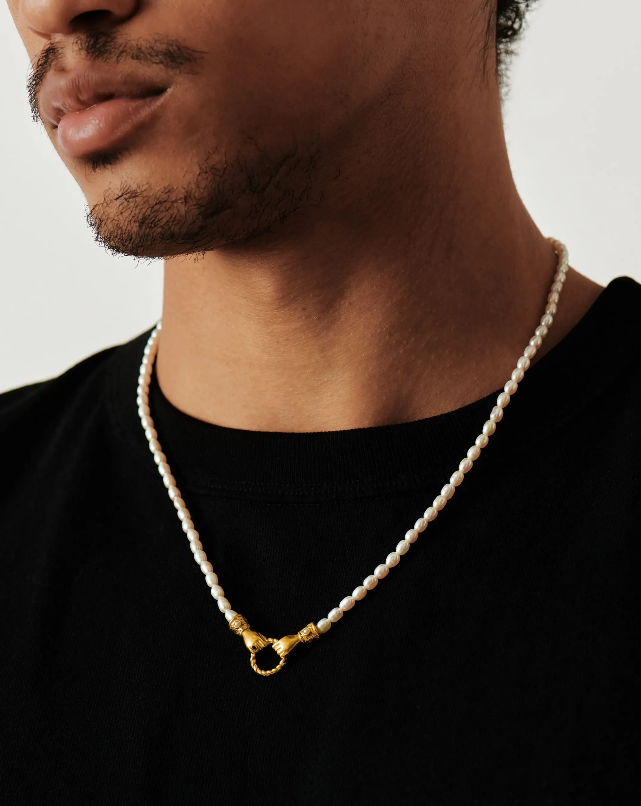 Harris Reed Medium In Good Hands Pearl Pendant Necklace