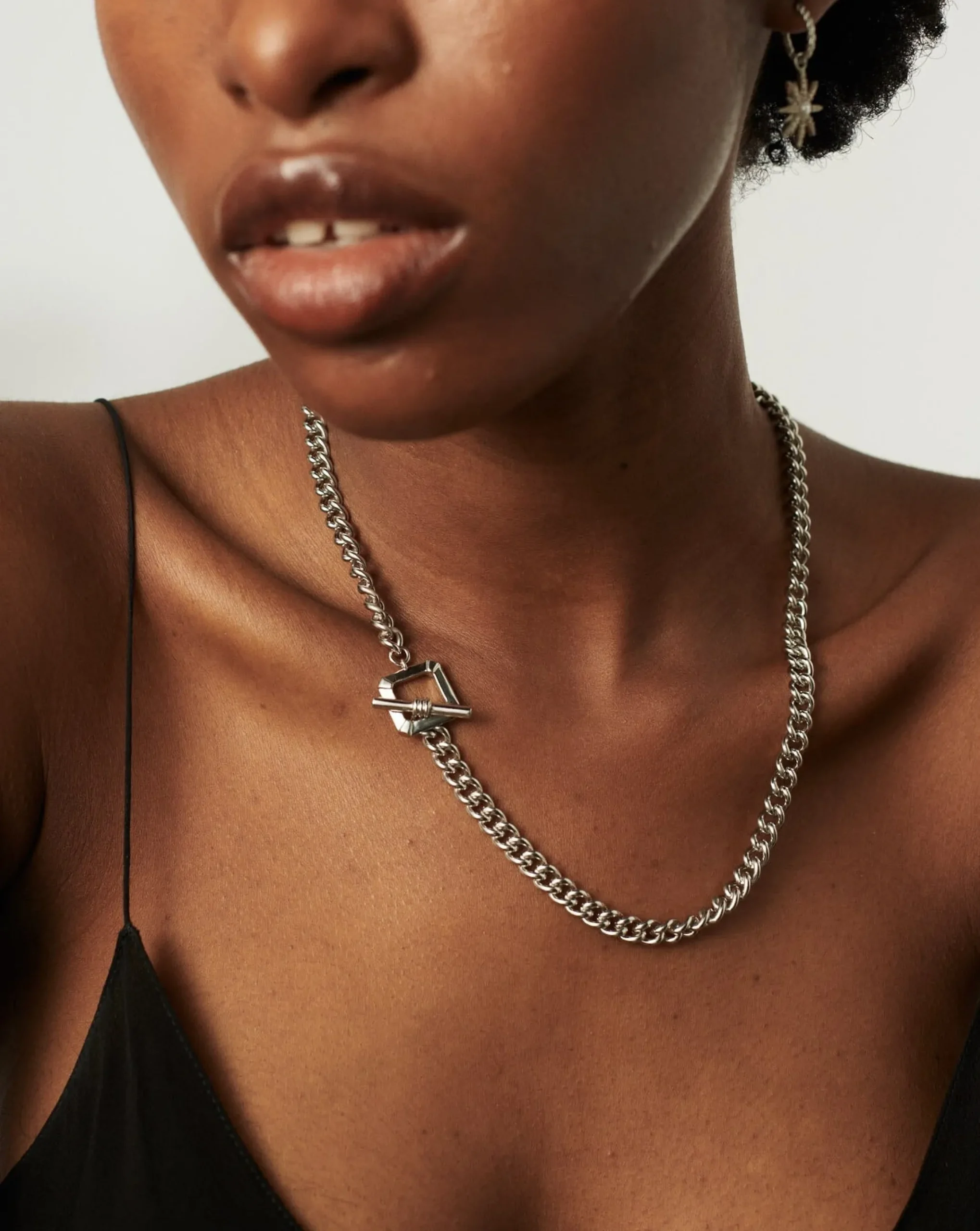 Lucy Williams T-Bar Chain Necklace