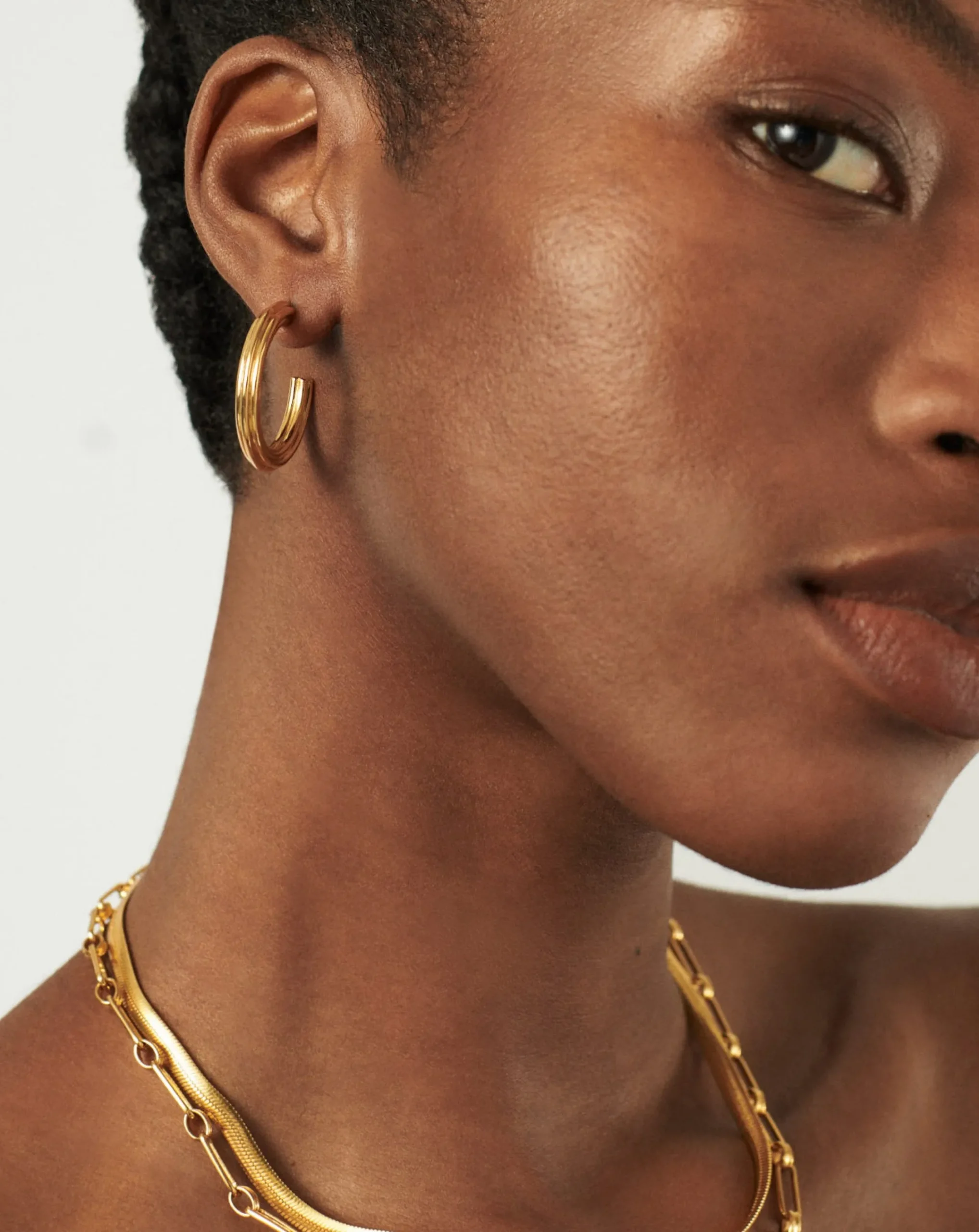 Ridge Medium Hoop Earrings