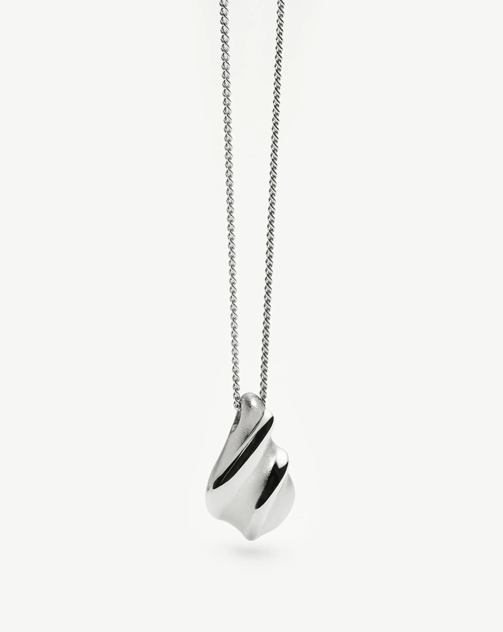 Savi Ridge Droplet Pendant Necklace