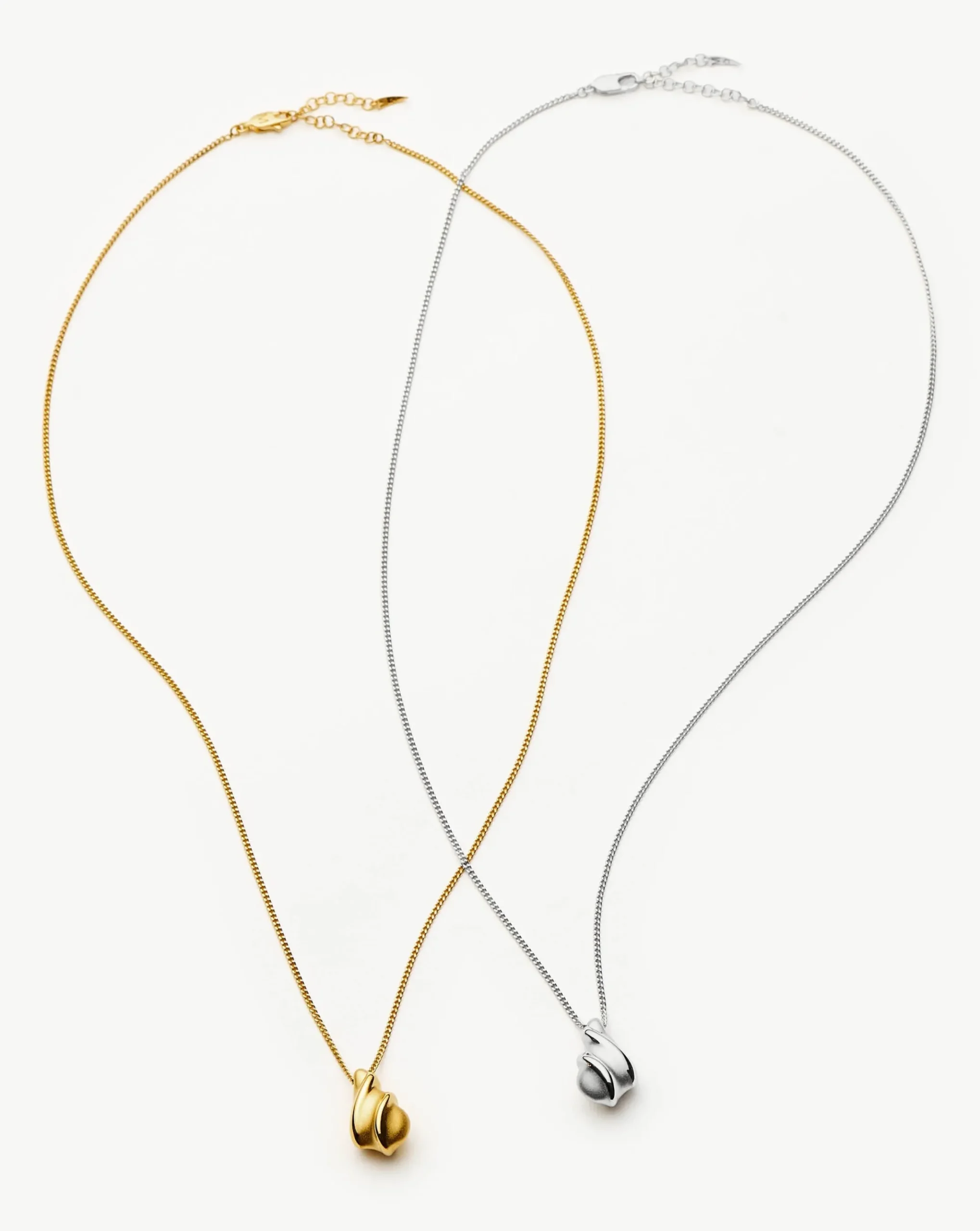 Savi Ridge Droplet Pendant Necklace